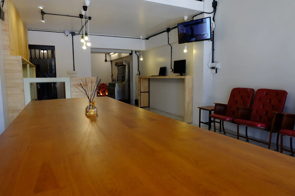 Sleep Owl Hostel