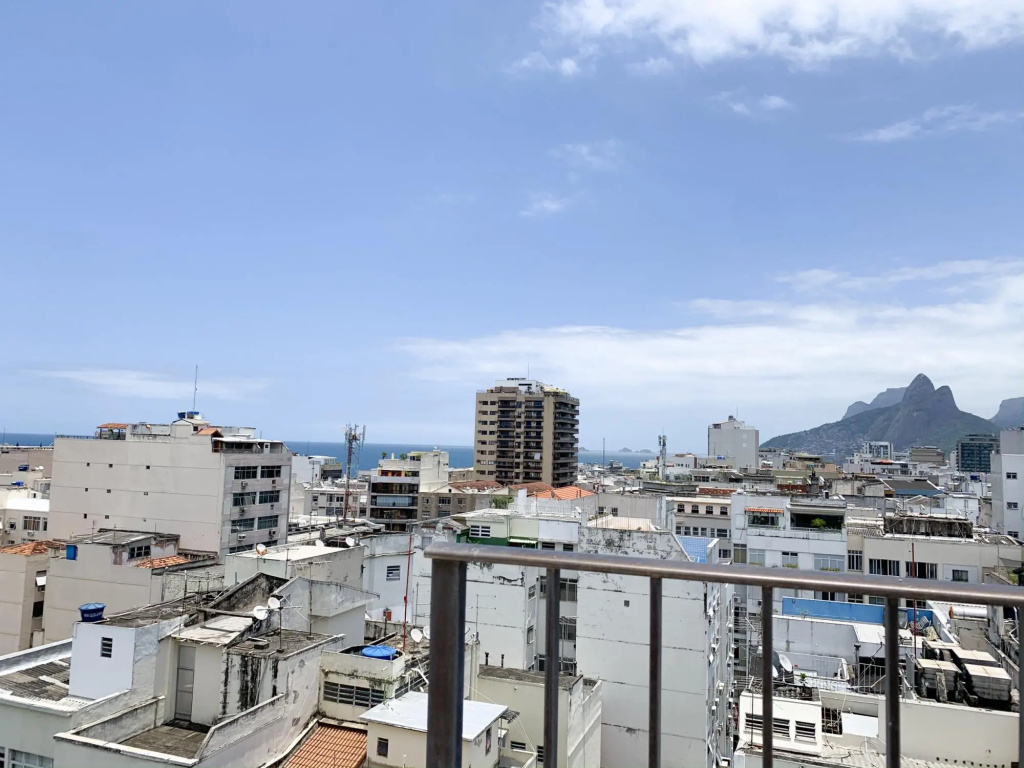 Pineapples F1106 Copacabana Penthouse and Pool