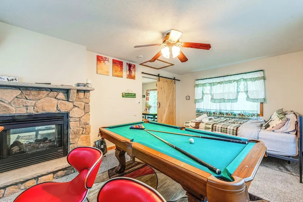 Private Hot Tub + Lake Access: Poconos Escape