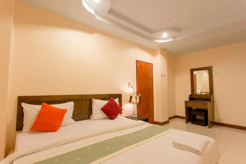 Surin Sunset Hotel - SHA
