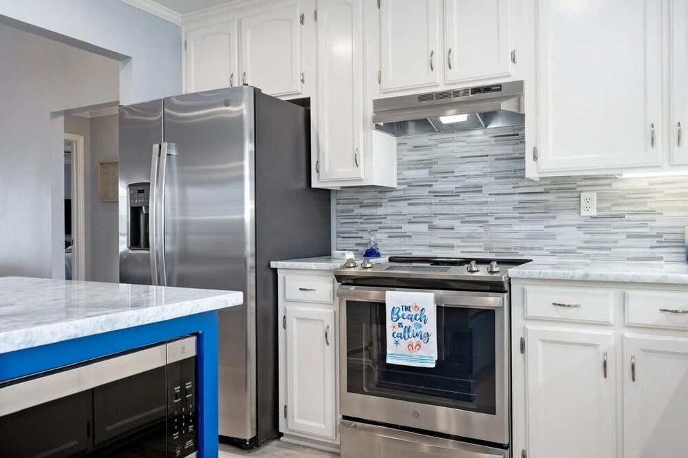 Bolivar Slam 3 Bedroom Home by RedAwning