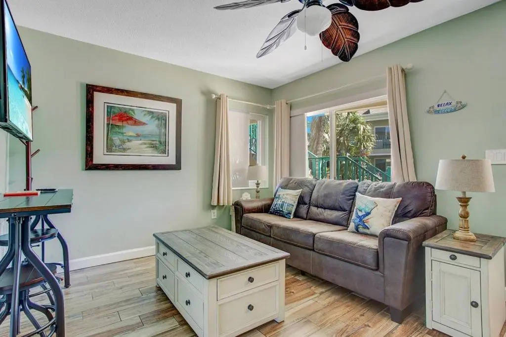 Five Palms Suite 104 - Daily - Weekly - Monthly