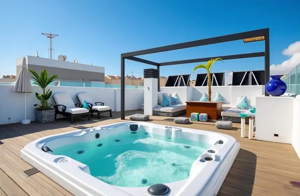 Eivissa Beachfront Gem - Modern 2BR Apartment