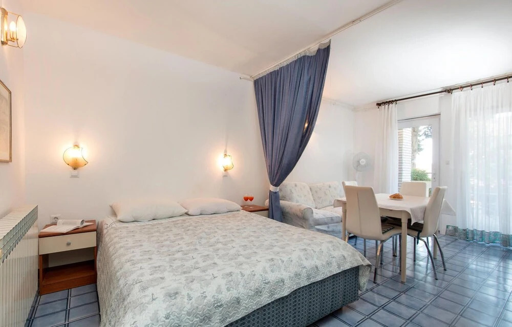 Nice Apartment in Pula With 2 Bedrooms and Wifi