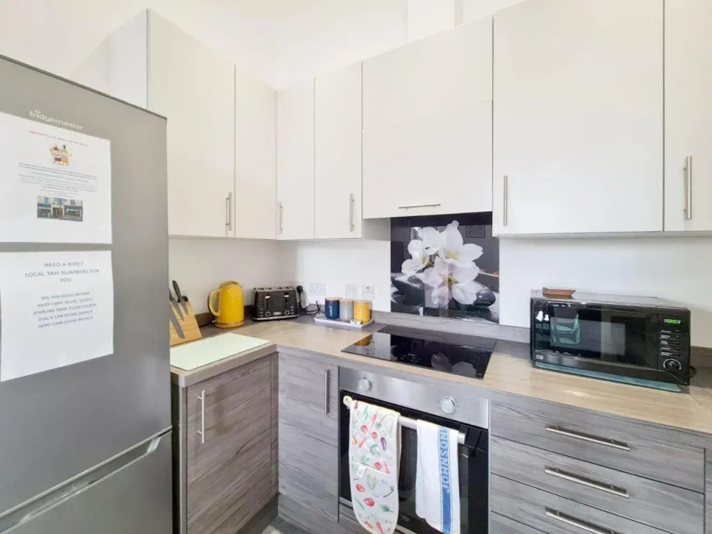 Brand New 2 Bedroom Regency Apartment In Cheltenham Town Centre - Sleeps Up To 6