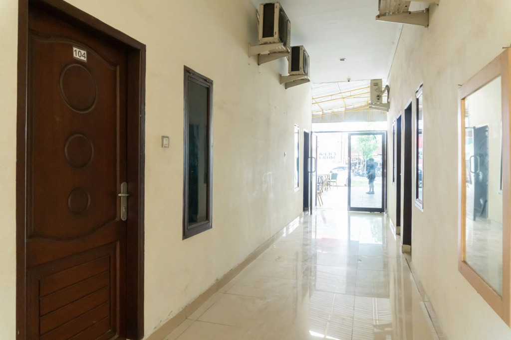 RedDoorz near Titi Bobrok Medan 2