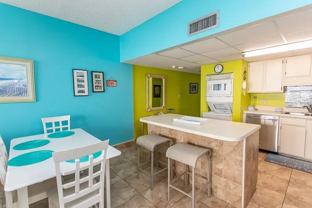 Royal Garden Resort 1515 2 Bedroom Condo by RedAwning