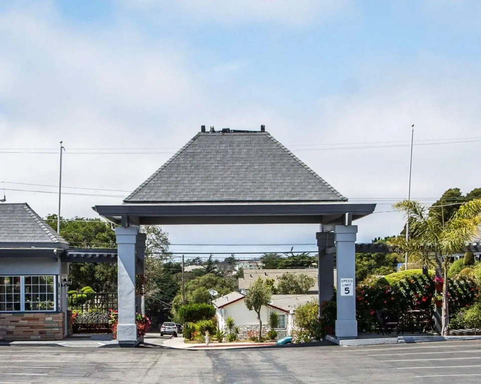 Blu Pacific Hotel