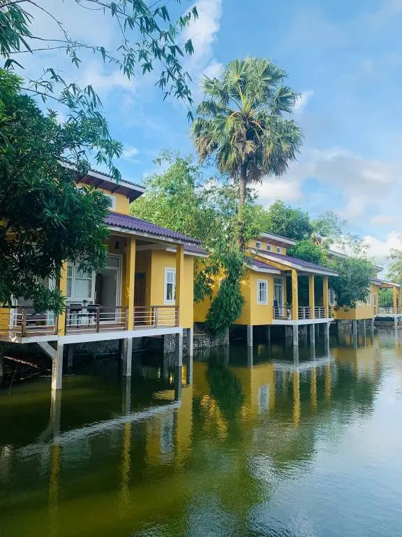 The Pond Residence