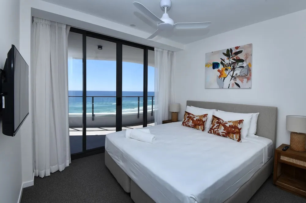 X Kirra Apartments
