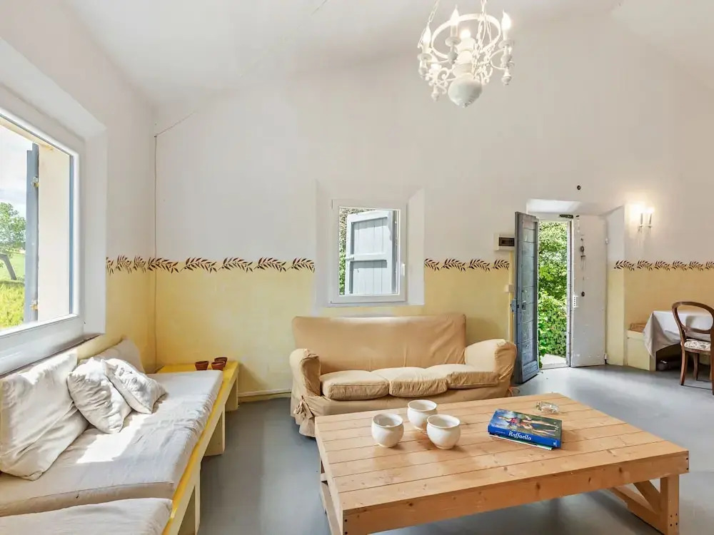 Mesmerising Mansion in Morro D'alba With Swimming Pool