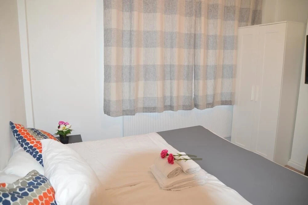 London Borough Station Apartment