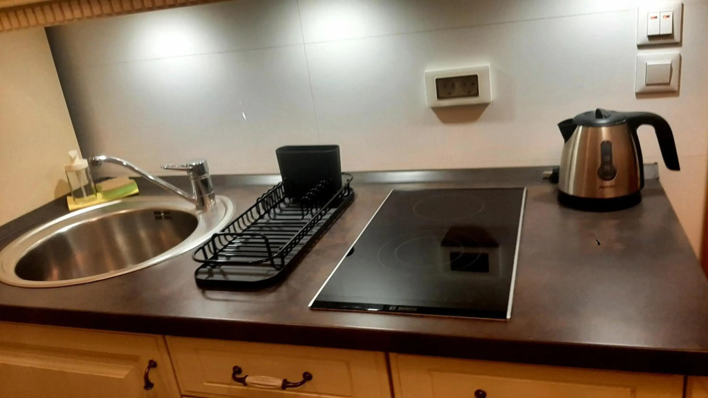 Modern Lux Studio w Inside parking 5 min from Skadarlija, Republic Sqre