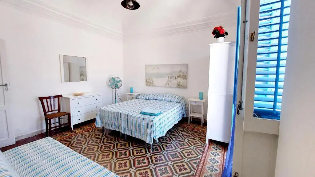 Casa Blue Windows p1