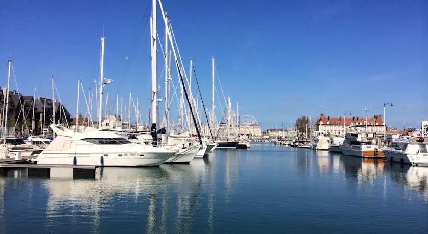 Le Petit Trouville