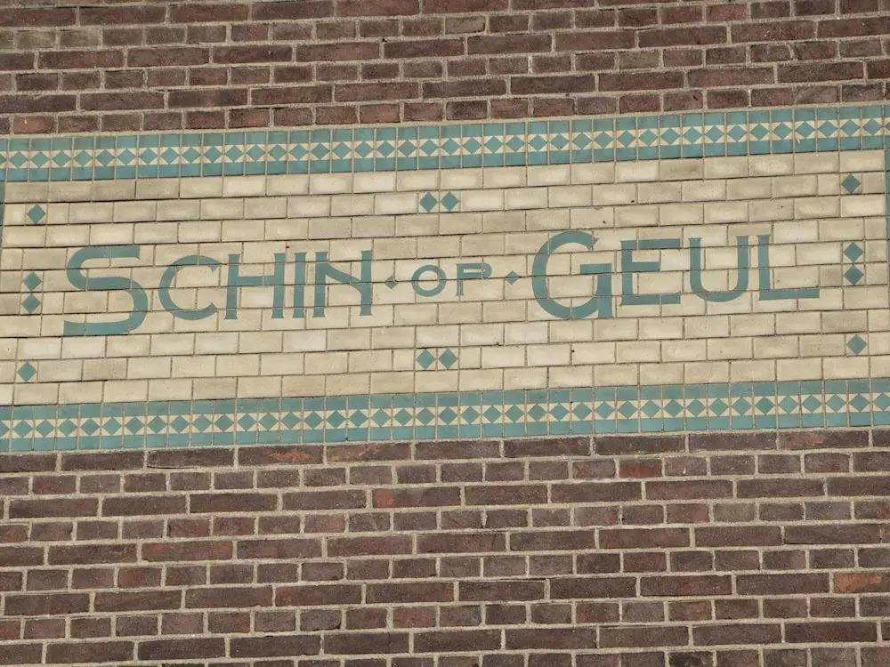 Snug Apartment in Schin op Geul Near Public Pool