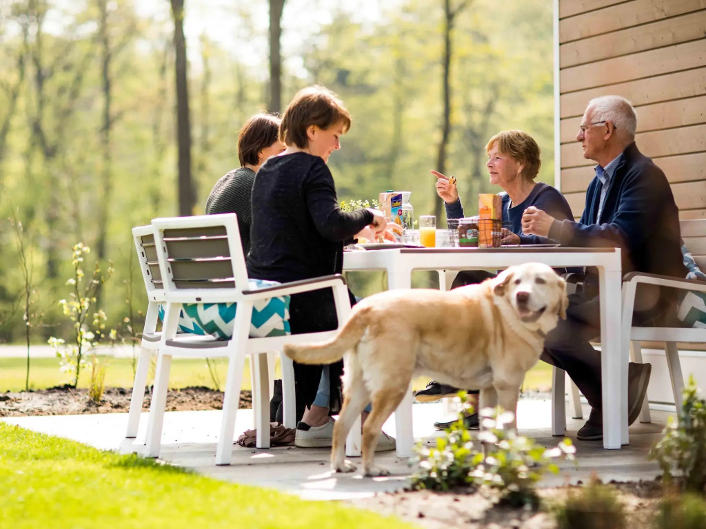 Comfortable chalet with outdoor spa, in a holiday park located near the Veluwe