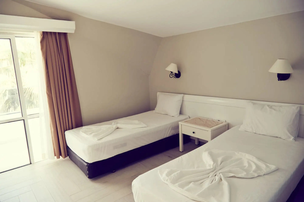 Two Seas Hotel