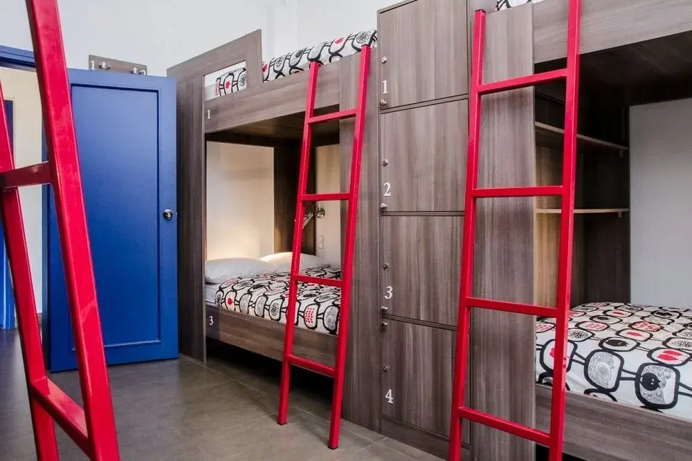 Tomo Hostel
