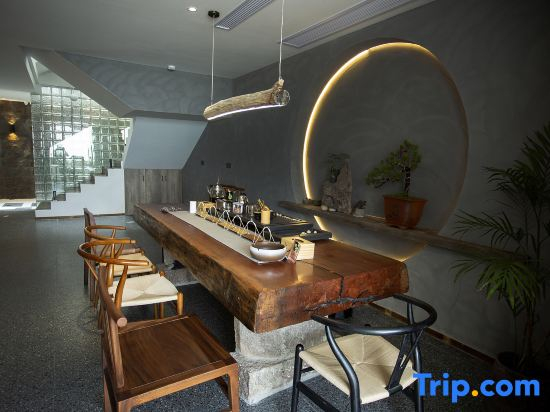 Manqisha Shadow Guesthouse