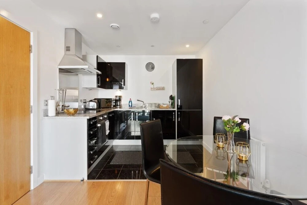 Amazing 2 Bed Apt W/balcony nr O2 Arena and Excel