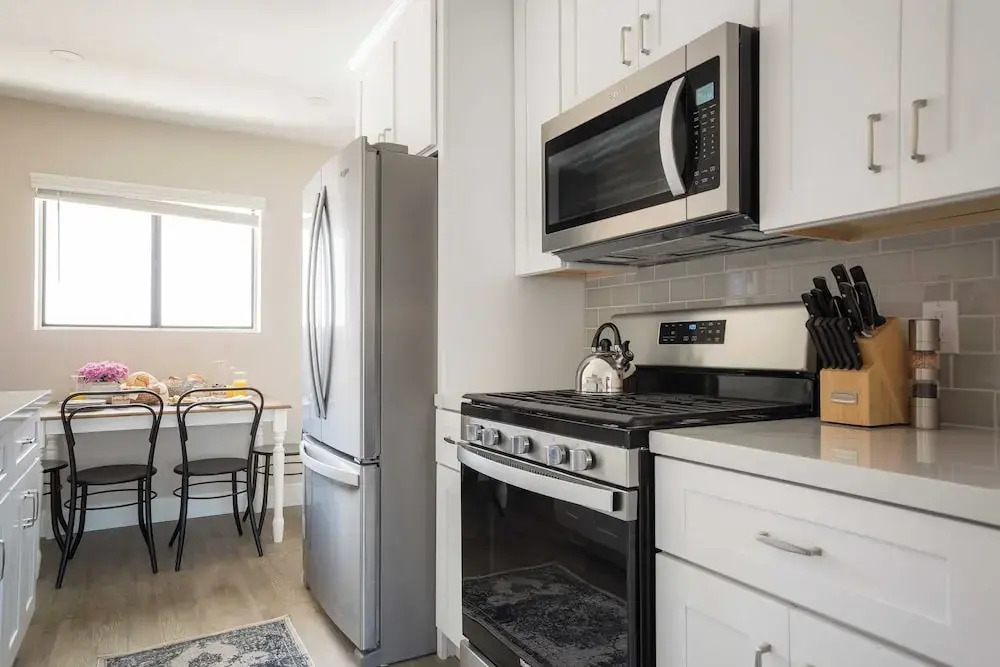 Seashore Buyout by Avantstay Sleeps 21, 7 Spaces