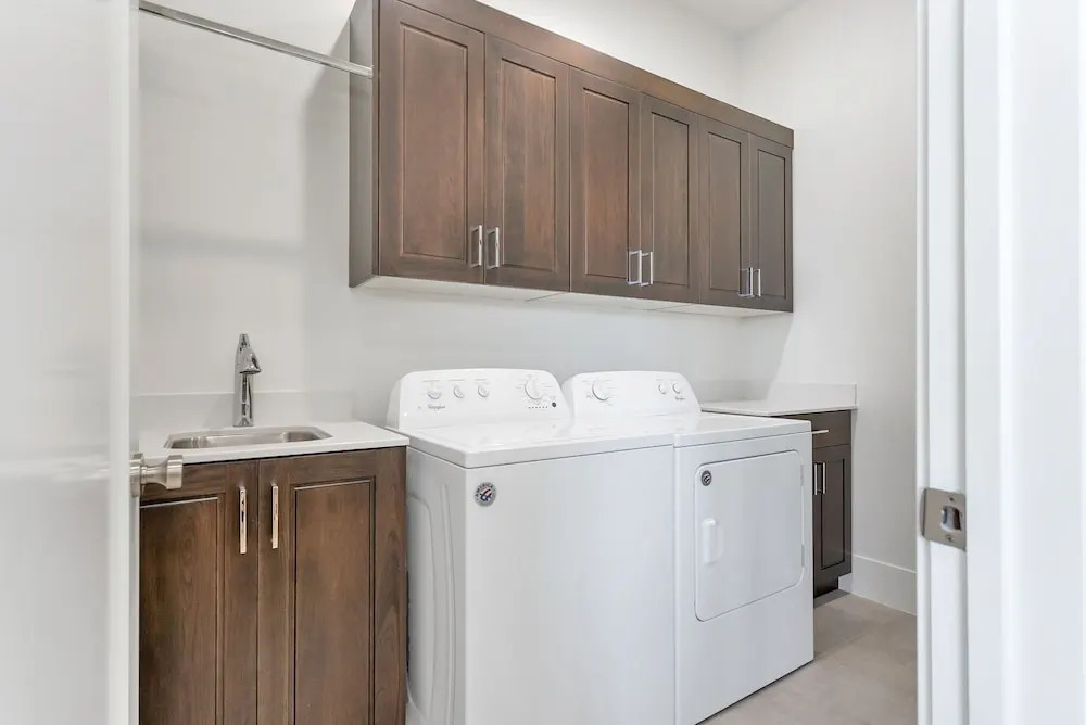 9 At Bloomington Country Club 3 Bedroom Apts