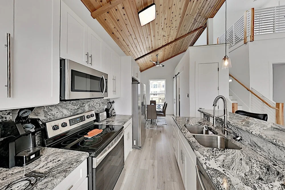 Walk To Beach! Custom Gulf-view New Build W/ Pool 3 Bedroom Home