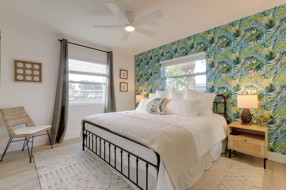 Intracoastal Getaway! North Palm Beach Apartment