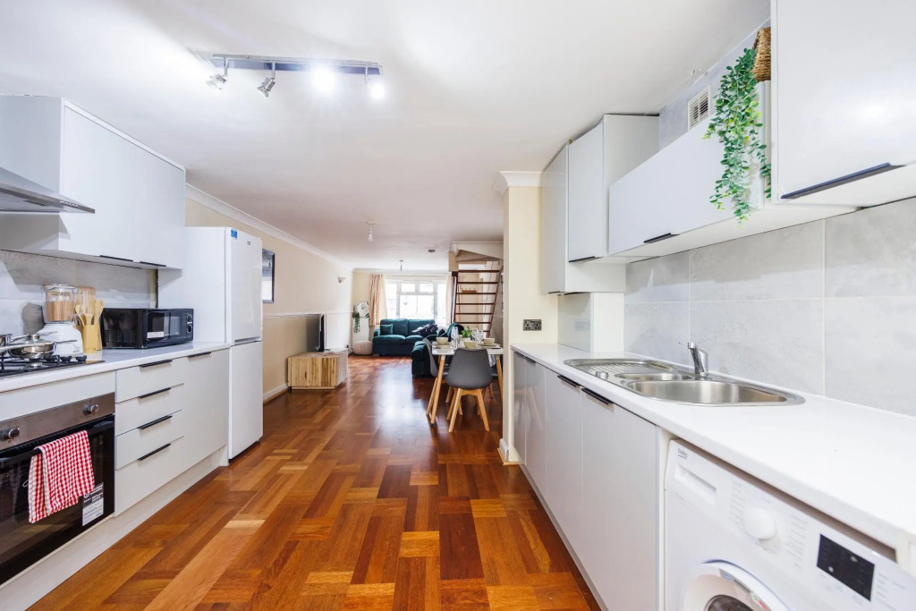 East Croydon Home - Contractors
