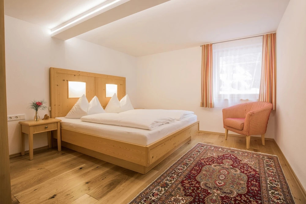 Carolines Appartement Au - Bergblick, Terrasse, Parkplatz, zentraler Punkt zum Ski- und Wandergebiet, Hund willkommen - ideal für Familien und naturverbundene Paare
