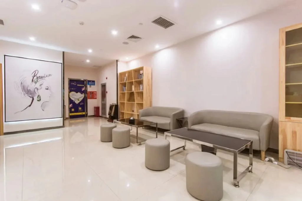 7-day Youpin Hotel (Beijing langxinzhuang metro station store)