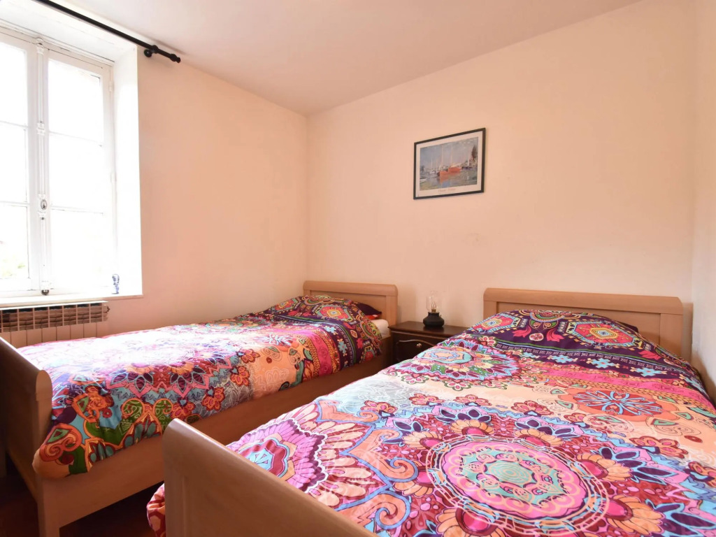 Holiday Home in Grury With Pool & Garden