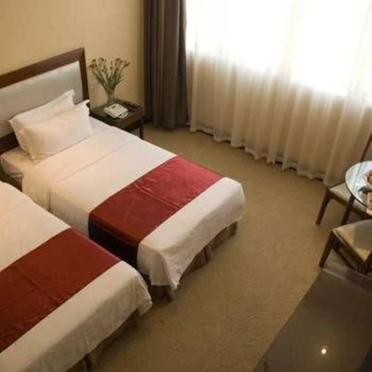 Hawaii Grand Hotel