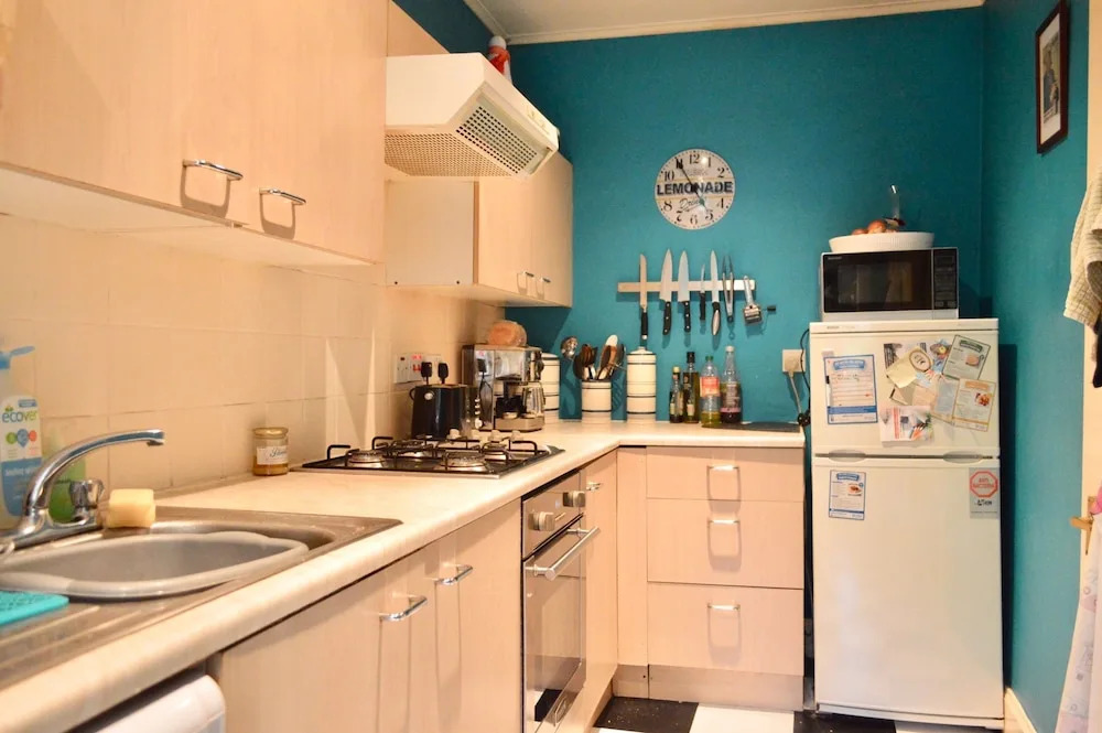Two Bedroom Flat In Meadowbank