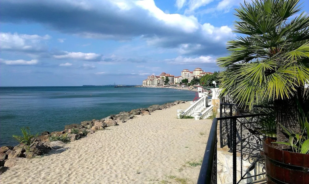 Menada Royal Bay Apartments