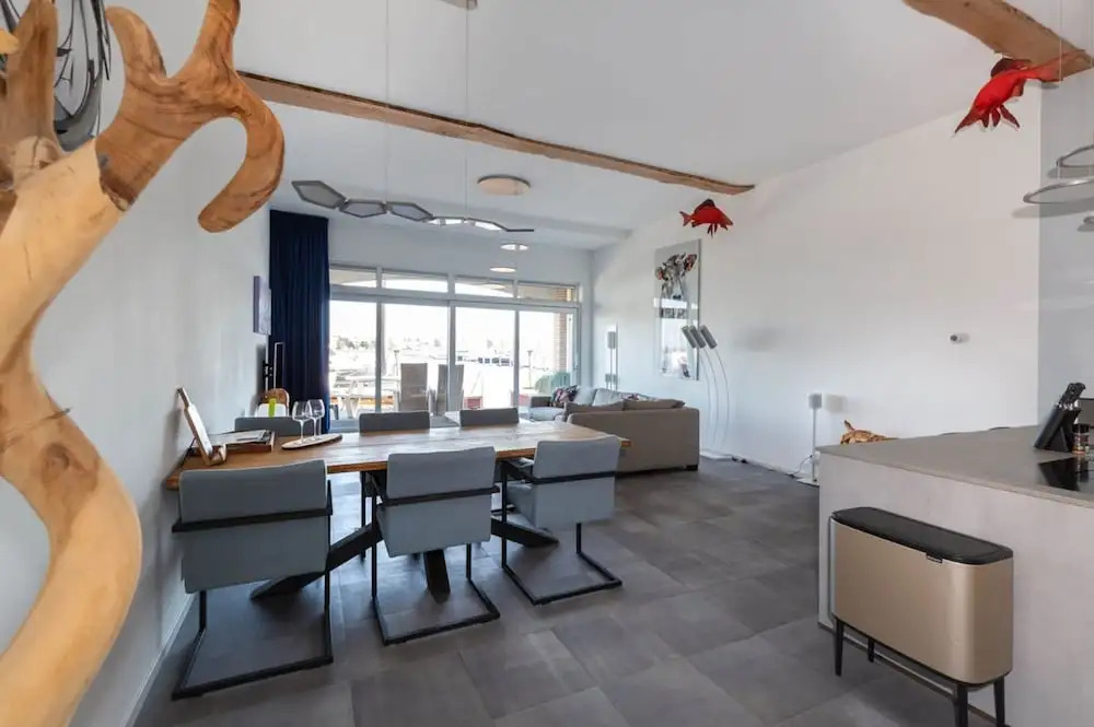 Spacious Luxury Apartment With Beautiful Views of the Harbor and the North Sea
