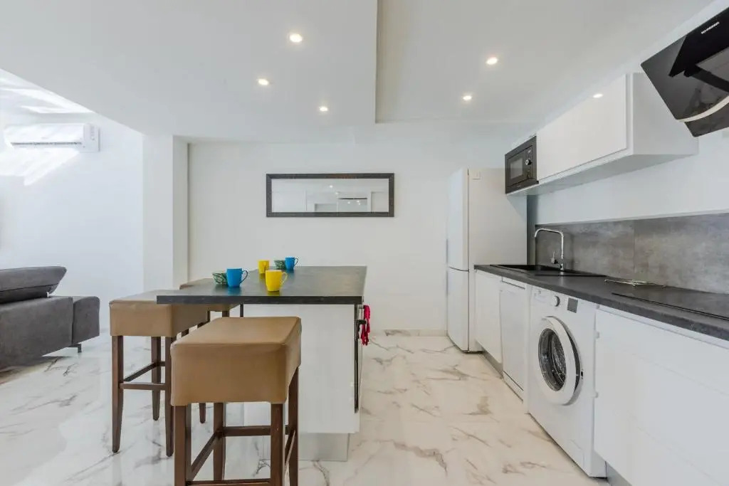 KIKILOUE 90m2 sur la Croisette avec terrasse & vue de rêve