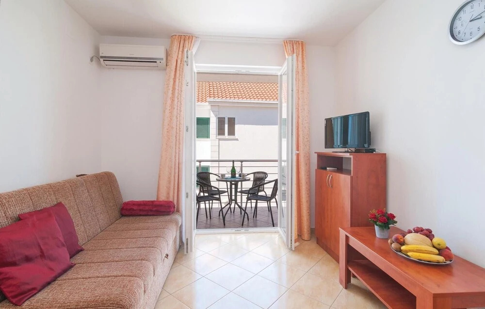 Nice Apartment in Supetar With 1 Bedrooms and Wifi