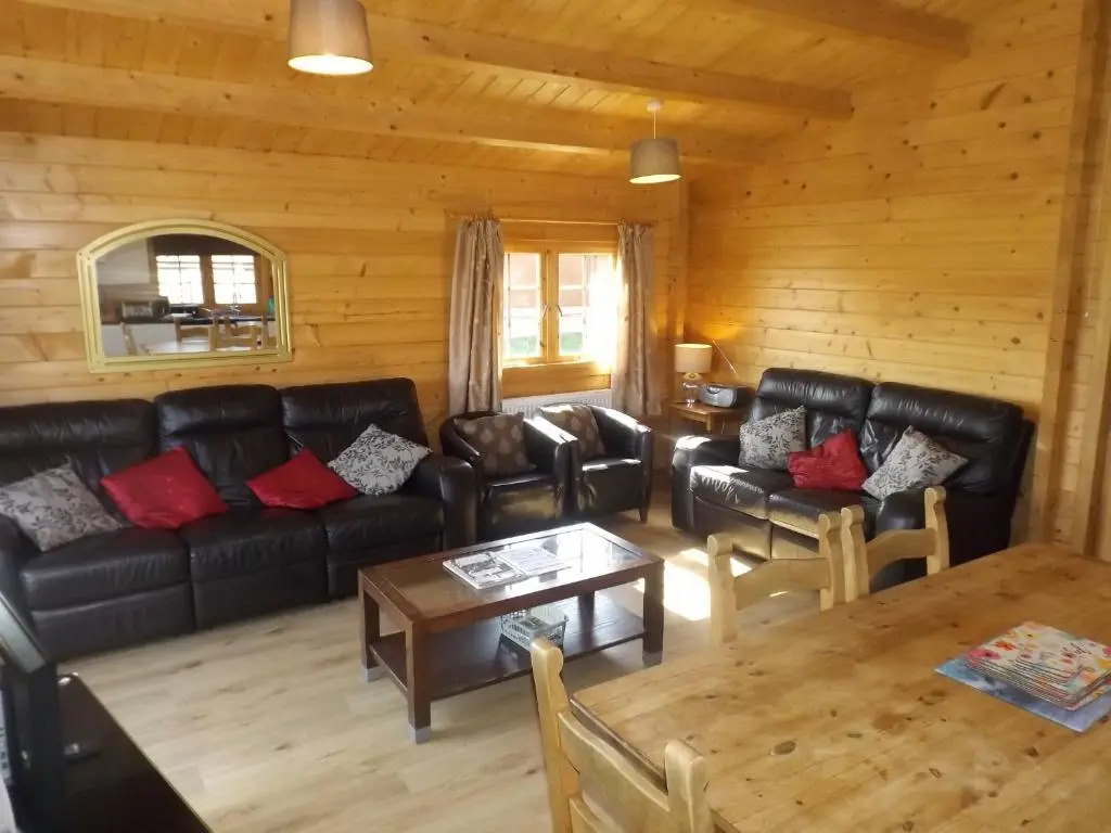 Avonvale Holiday Lodges, your home from home on the edge of THE COTSWOLDS