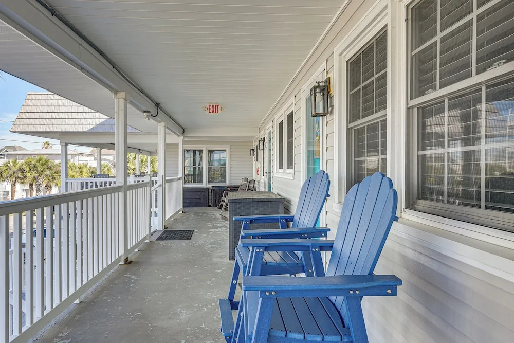 Steps to Ocean: North Myrtle Beach Condo w/ Porch!