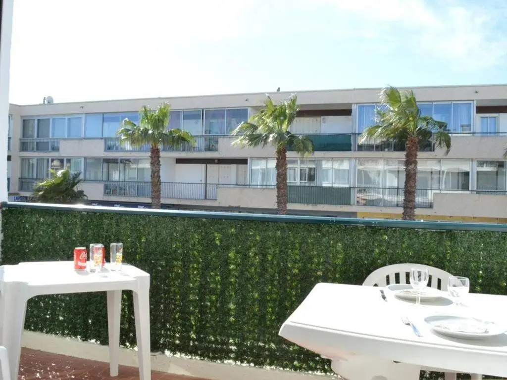 Appartement Le Grau-du-Roi, 3 pièces, 6 personnes - FR-1-250-70