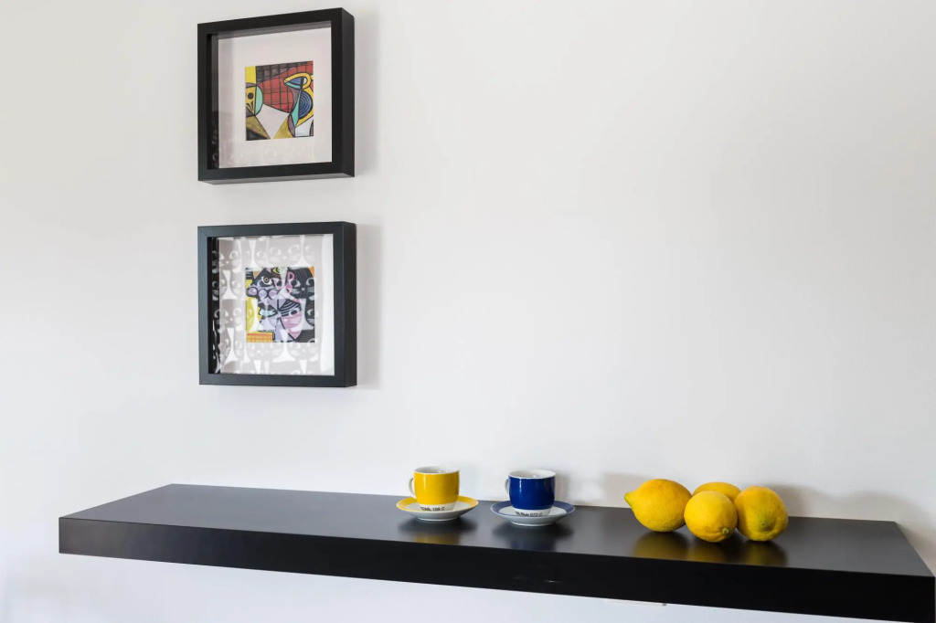Athenian Stylish 2 bdrm Apartment