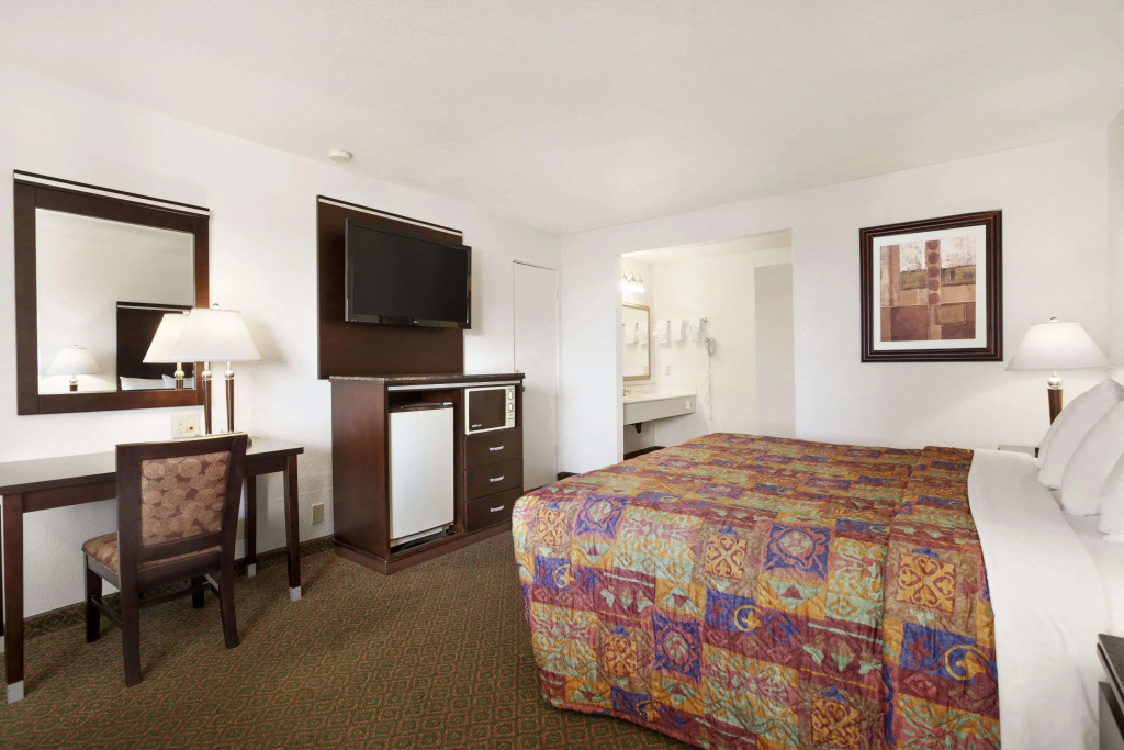 Days Inn Oceanside