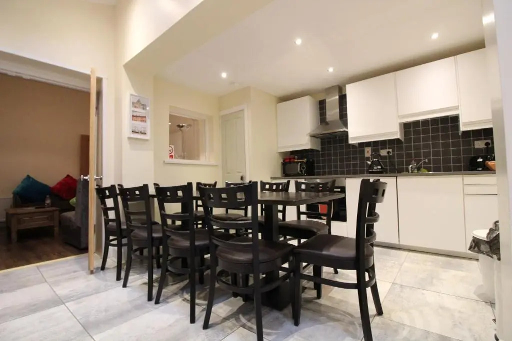 The Townlets Townhouse - 5BR - sleeps 13