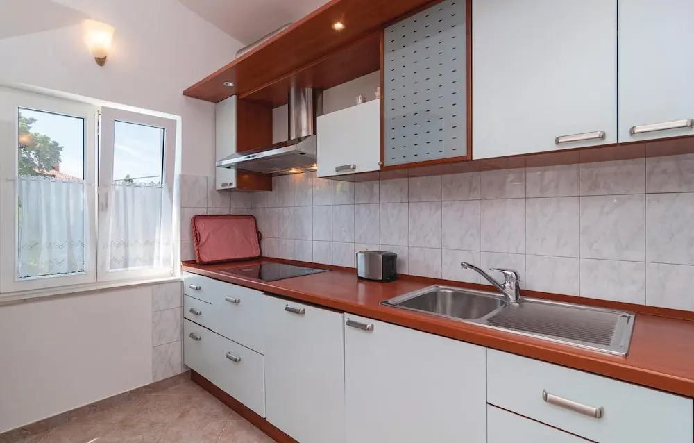 Awesome Home in Kastel Stari With Wifi and 3 Bedrooms