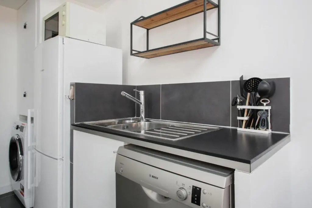 Bright flat classified with 2 in the centre of Cassis - Welkeys
