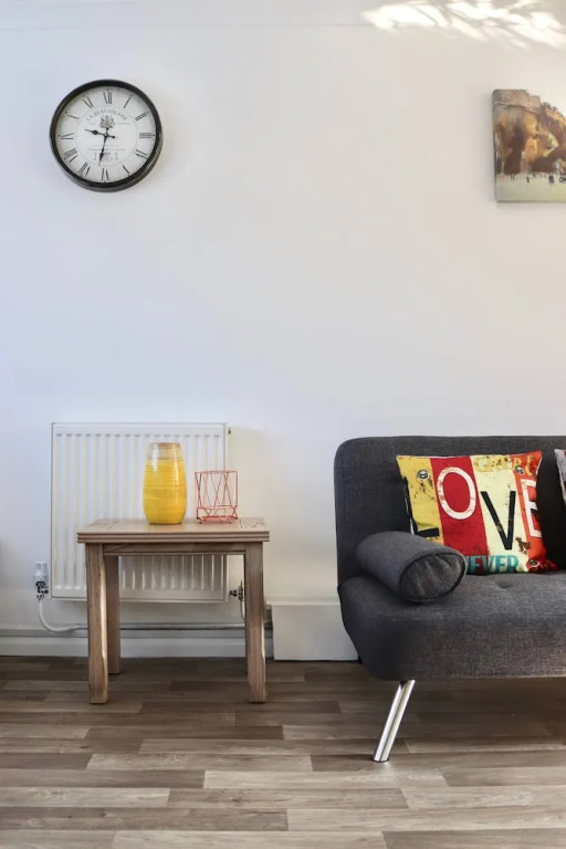 Skyvillion - Valley Way - 3bed House In Stevenage