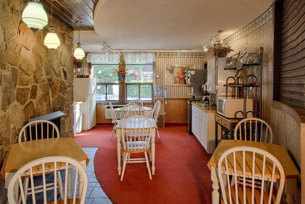 River Edge Inn