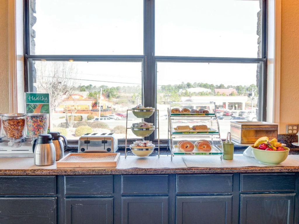 Quality Inn & Suites Hot Springs-Lake Hamilton